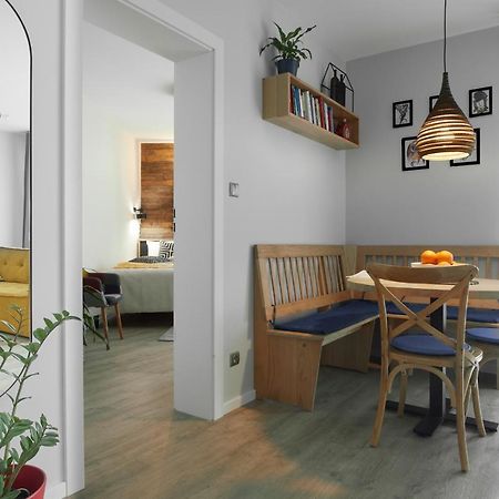 Sherlock Apartment Вроцлав Экстерьер фото
